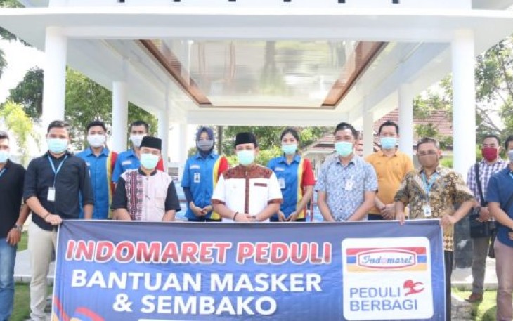 Wakil Wali Kota Bengkulu Dedy Wahyudi Terima Bantuan Sembako dan Masker Dari Indomaret 