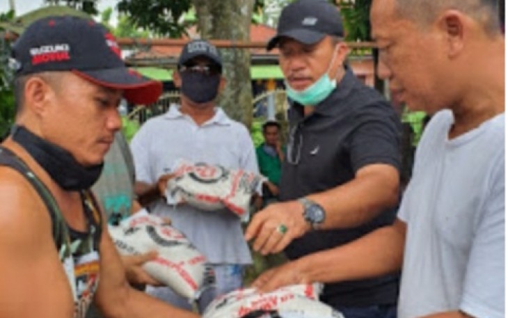 Sekdakab Asahan Berikan Bantuan Sembako Kepada Para Supir Angkutan Umum 