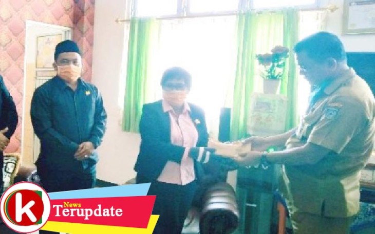 DPRD Bengkulu Utara Beri Bantuan Pada Tim Medis Covid-19 RSUD Argamakmur 