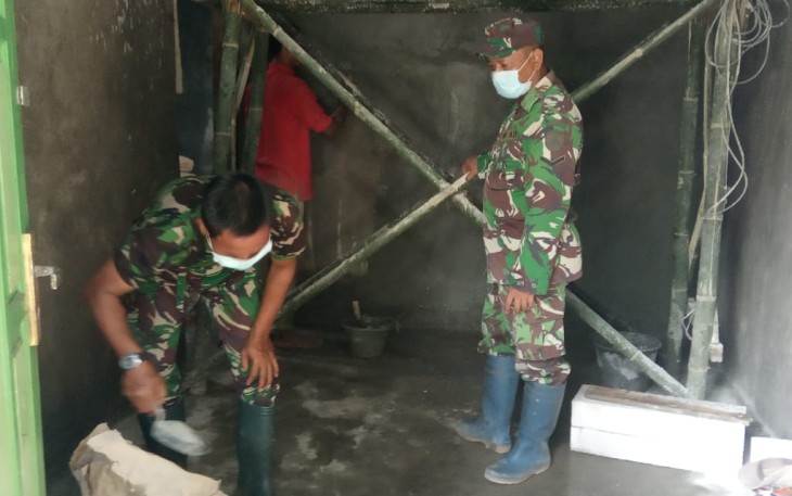 TNI Ahli Ngaci Atasi Perehaban Rumah Rohmat