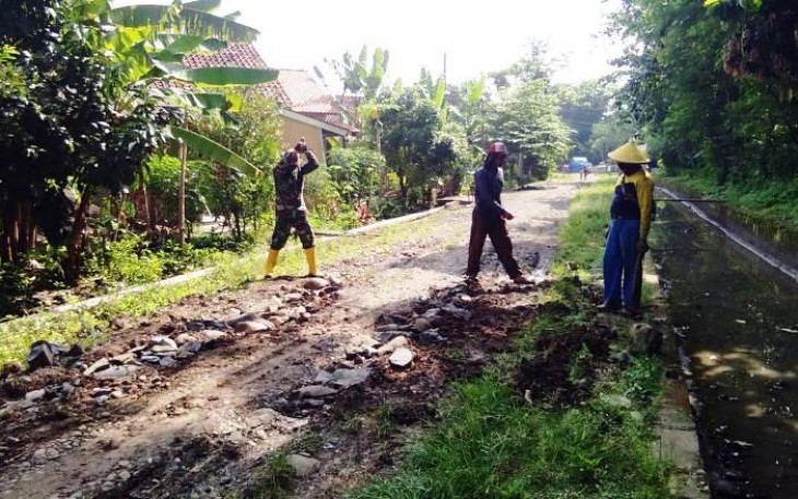 Demi Kualitas Aspal TMMD Reguler Pekalongan Berkualitas LPB Jalan Diperkuat