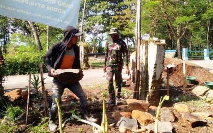 TMMD Reguler Pekalongan Juga Membawa Berkah Bagi Tukang Bangunan Asal Lebo Batang
