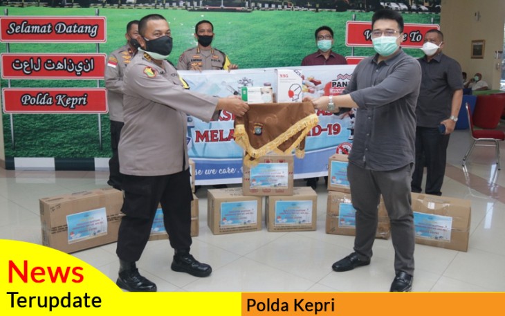 Direktur Panbil Group Patrick Lionel Nathan Aritonang Serahkan Bantuan berupa Alkes kepada RS Bhayangkara Polda Kepri yang diterima oleh Kabid Dokkes Polda Kepri