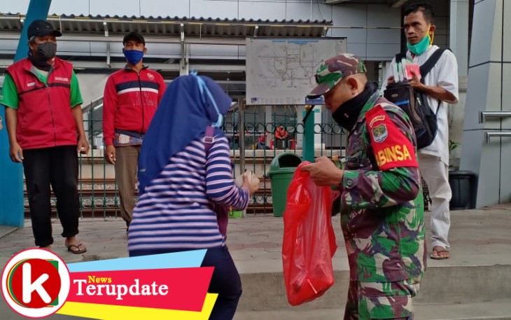 Kodim 0505/JT Distribusikan 300 Nasi Bungkus untuk Buka Puasa