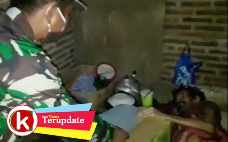 Mbah Surip Terima Parcel Dari Dandim Batang