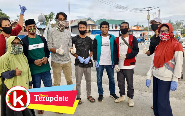 Alumni HMI Raja Ampat Bagikan 500 Masker