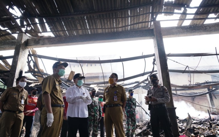 Bupati dan berbagai pihak Tinjau pasar porda pasca kebakaran 