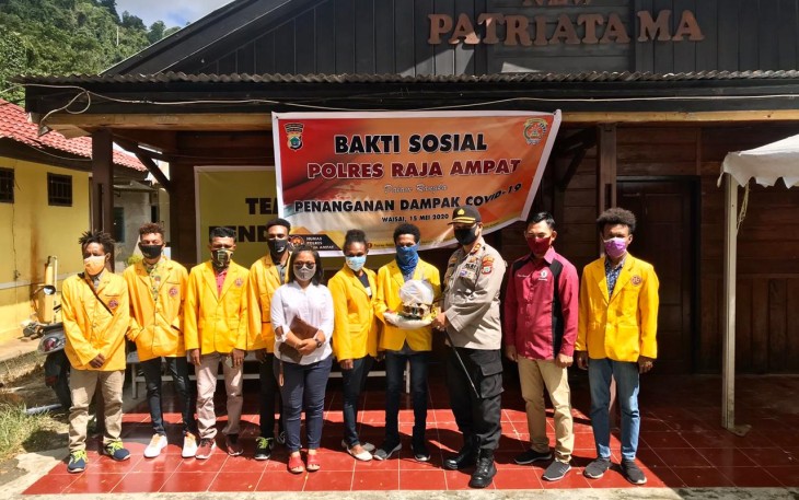 Polres Raja Ampat Berikan Bantuan Bama Kepada Mahasiswa Unipa Kampus 3 Raja Ampat