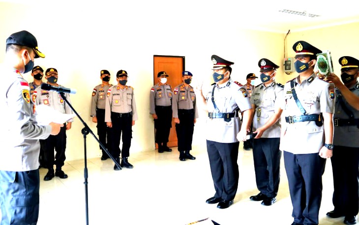 Kapolres Bintan AKBP Bambang Sugihartono SIK MM Lantik Wakapolres dan Kasat Lantas Yang Baru 