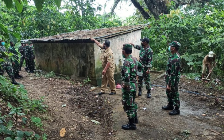 Kebersamaan Dandim 0807/Tulungagung Bersama Kepala Desa dan Warga