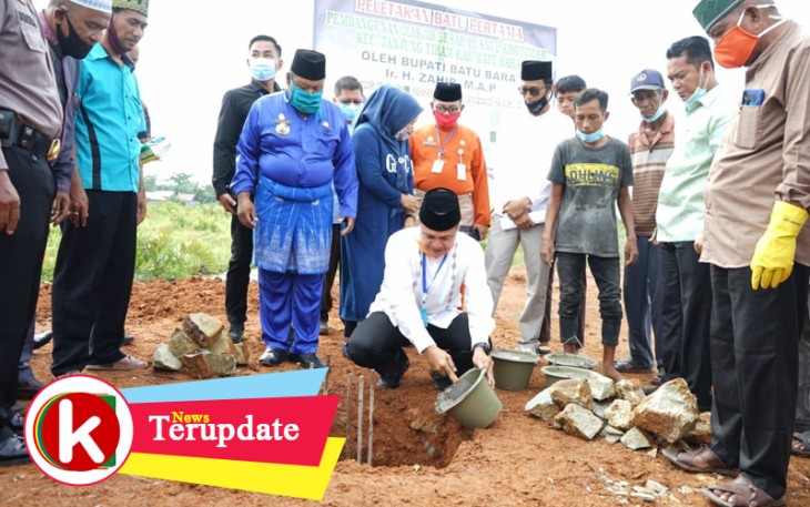 Bupati Batu Bara Letakkan Batu Pertama Pembangunan Masjid di Desa Kampung Lalang