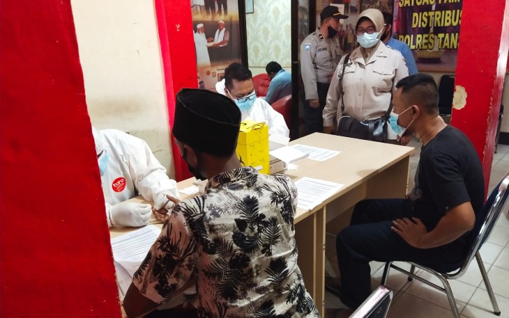 Polres Tanjungpinang Laksanakan Rapid Test Tahanan Jelang Pemindahan Ke Rutan