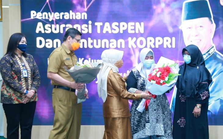 Penyerahan Asuransi TASPEN dan Santunan Korpri kepada Keluarga Alm. H. Syahrul