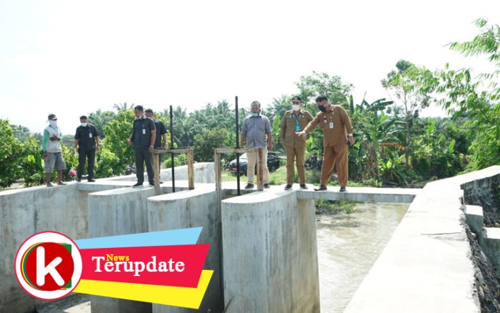 Bupati Batu Bara Tinjau Tanggul Jebol di Karang Baru