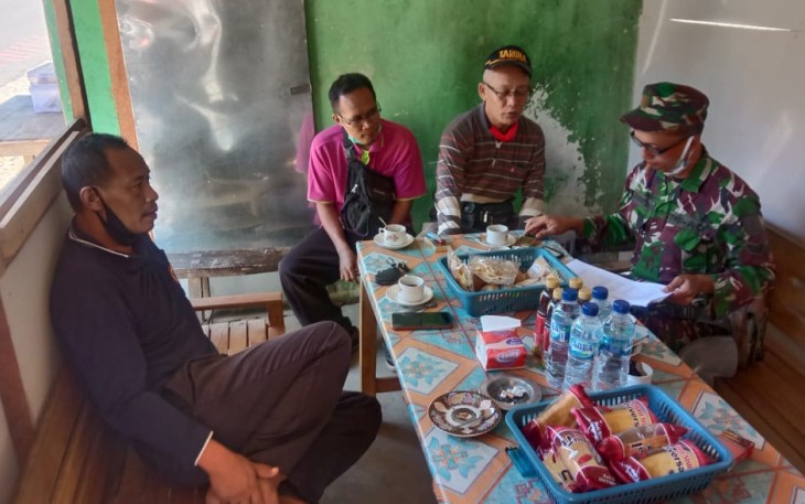 Bertukar Pikiran di Warung Terasa Santai