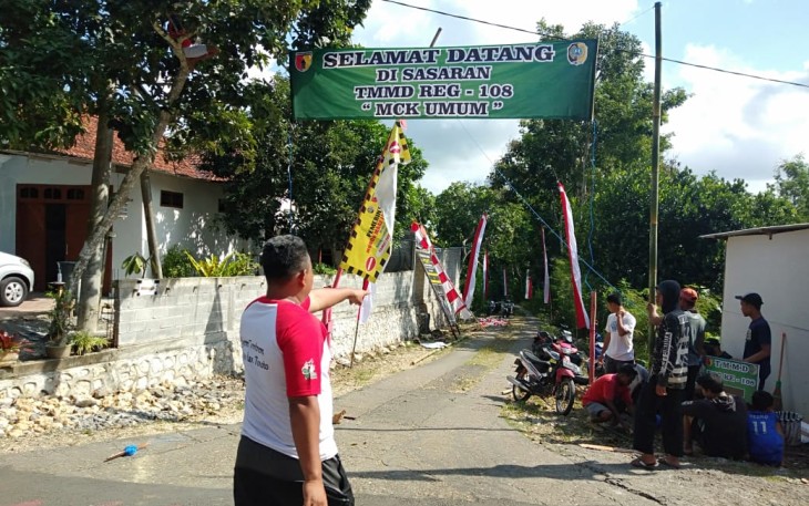 Sunaryo Komandoi Warganya dalam Sambut Pembukaan TMMD