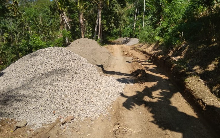 Bahan Material Pembuatan Rabat Jalan