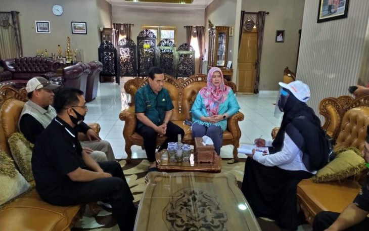 Bupati Rejang Lebong Ahmad Hijazi Menerima Panitia Pemutakhiran Data Pemilih di Rumah Dinas Bupati 