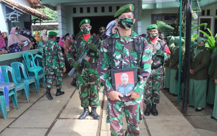 Dandim Pati pimpin langsung upacara pemakaman militer