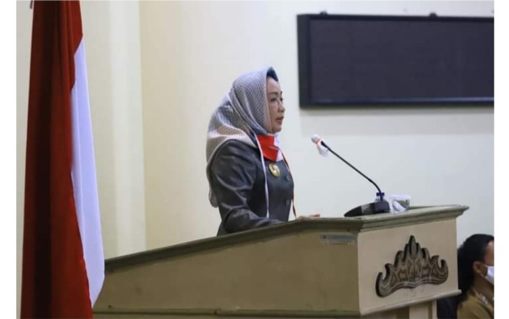 Bupati Tulang Bawang Hj Winarti SE MH