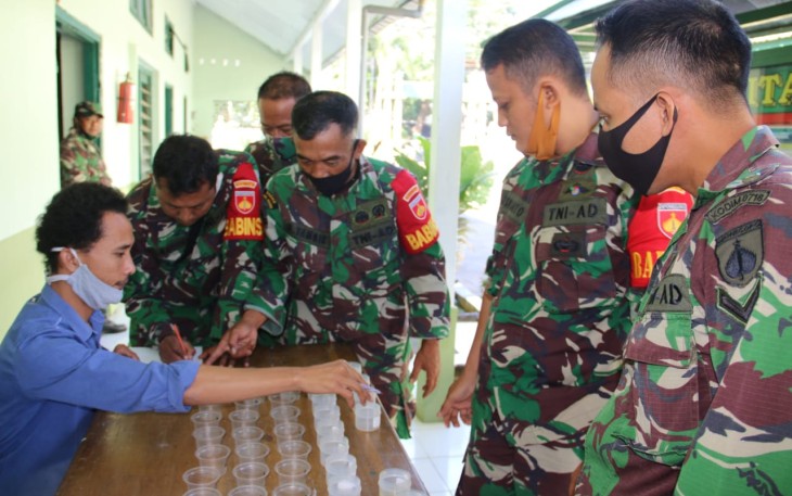 Tes urine bagi anggota Kodim Pati