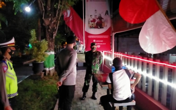 Sosialisasikan new normal kepada warga masyarakat