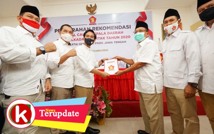 Bakal Calon Walikota Solo Gibran Rakabuming Raka dan Bakal Calon Wakil Wali Kota Solo Teguh Prakosa saat berada di kantor DPD Gerindra Semarang Jawa Tengah. (Foto : Istimewa)