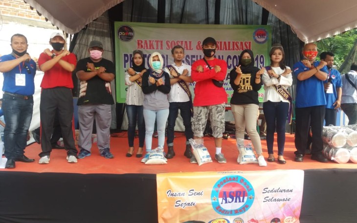 Warga dan panitia nyatakan lawan Covid 19 saat sosialisasi penyebaran Covid 19