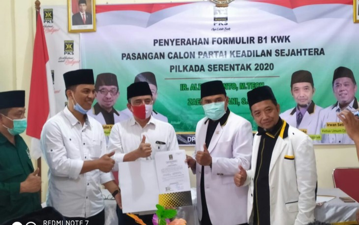 PKS Serahkan Rekomendasi Tiga Pilkada di Jatim