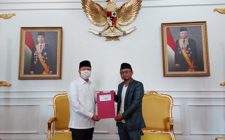 Penyerahan SK Dewan Pembina SMSI