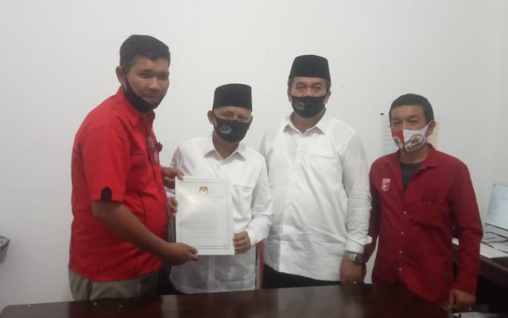 Surya-Taufik Daftar ke KPU Asahan