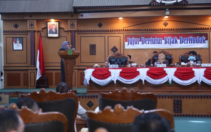Penyampaian Nota Pengantar Ranperda Perubahan Tentang Hak Keuangan dan Administratif Pimpinan dan Anggota DPRD Kota Tanjungpinang
