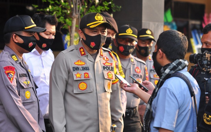 Kapolres Batang AKBP Edwin Louis Sengka  saat memberi keterangan kepada media tentang kesiapan personil Polres Batang amankan libur panjang di Batang. Rabu, 28/10/2020.