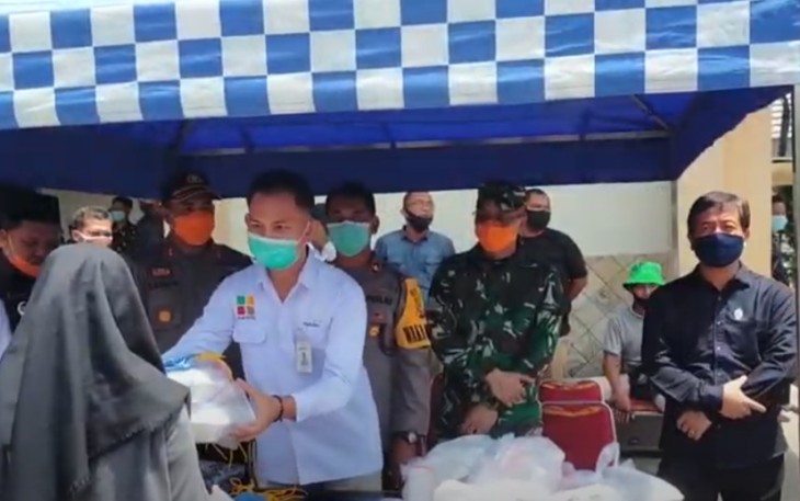 Waka I DPRD Bengkulu Selatan Hadiri Penyaluran Makanan Warga Terdampak Covid-19