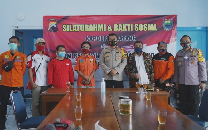 Jajaran Polres Batang menggelar silaturahmi dengan tim relawan Pamakaman Covid-19 di Posko Penanganan Covid-19, Jalan Veteran Kabupaten Batang, Senin (16/11/2020). 