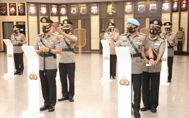 Pelantikan delapan Kapolda baru itu dilakukan dalam prosesi serah terima jabatan (sertijab) di Rupatama Polri, Jakarta Selatan, Jumat (20/11) 