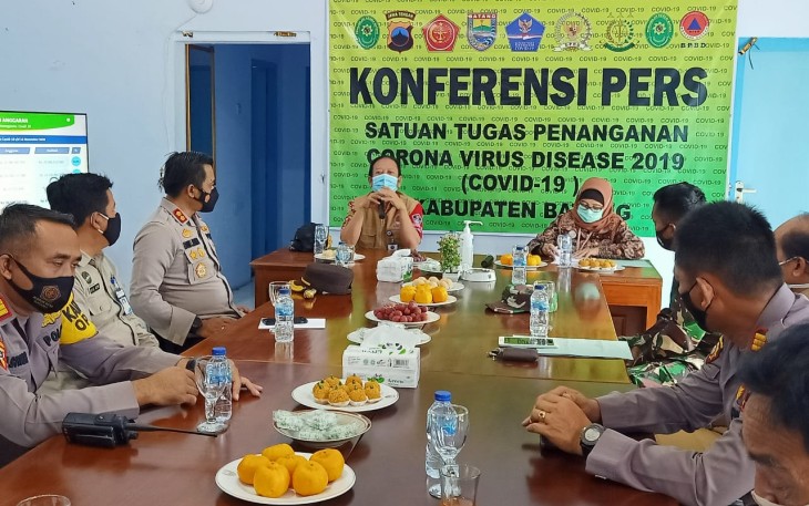 Brigjen Pol (Purn) Oneng Subroto melaksanakan kunjungan monitoring Operasi Aman Nusa Covid-19, di Mapolres Batang, Selasa (1/12/2020).