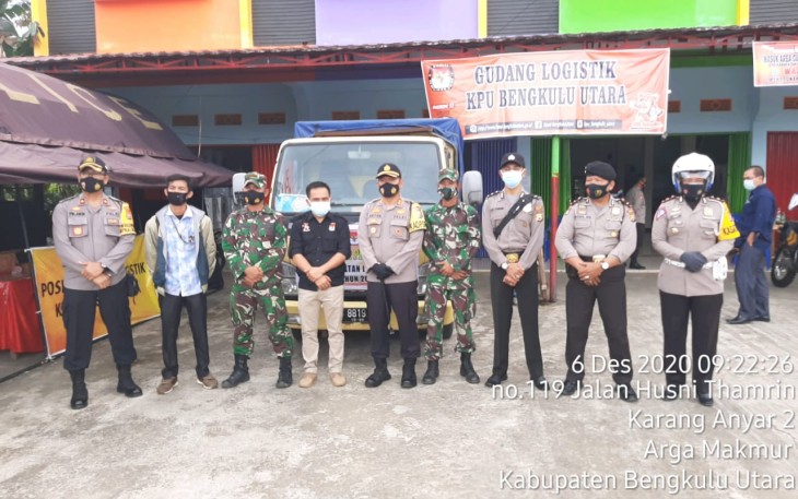 Polres Bengkulu Utara Kawal Distribusi Logistik Pilkada ke Pulau Terluar di Bengkulu