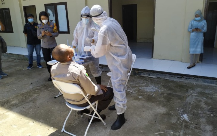 Bid Dokkes Polda Bengkulu Lakukan Rapid Tes Antigen