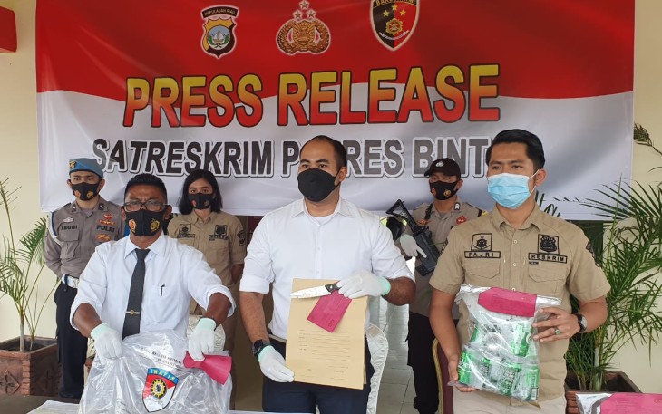 Kasat Reskrim Polres Bintan AKP Dwihatmoko Wiroseno SH SIK Melakukan Konferensi Pers 