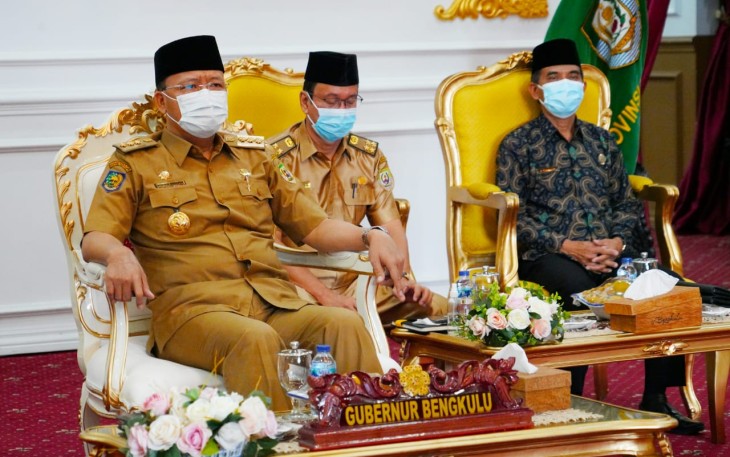 Gubernur Bengkulu Rohidin Mersyah Mengikuti Rapat Kerja Nasional Pembangunan Pertanian Tahun 2021 Bersama Presiden Republik Indonesia Joko Widodo Secara Daring