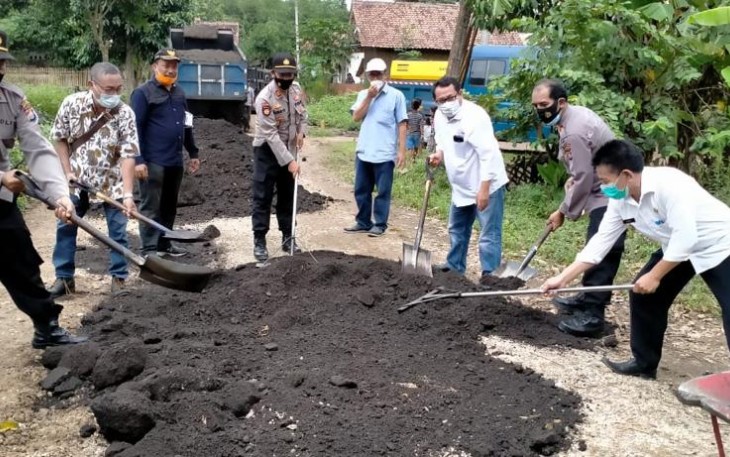 HPN 2021 SMSI Sumbang Jalan dan Sarana Sanitasi 