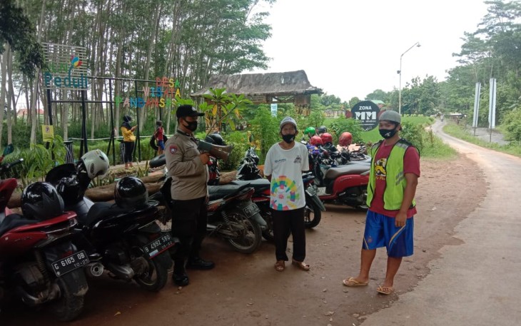 Polres Batang AKP Herry Suprobo melaksanakan patroli di objek wisata Deswita Pandansari Sabtu (2/1/2021). 