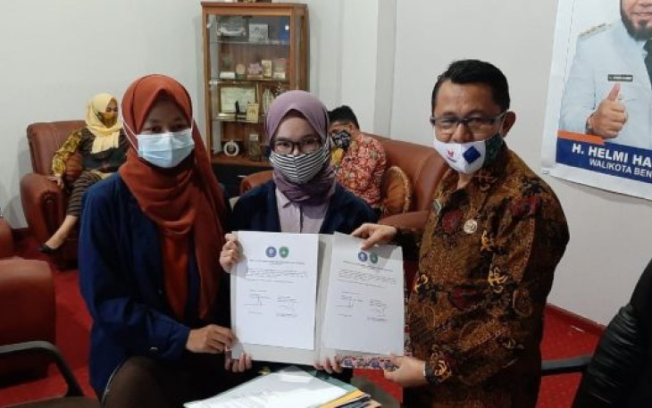 Penjabat Sekretaris Daerah (Sesda) Kota Bengkulu Bujang HR Saat Acara Serah Terima Pembekalan Lokakarya I KKN-T IPB di Kota Bengkulu