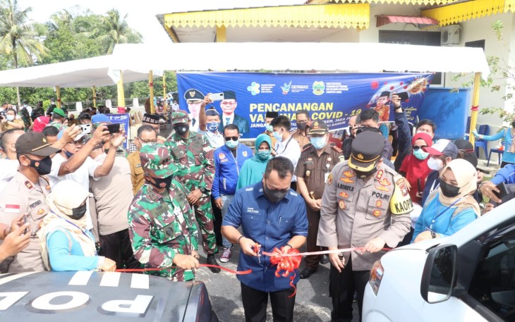 Polres Lingga Lakukan Pengamanan Pencanangan Vaksinasi Covid-19