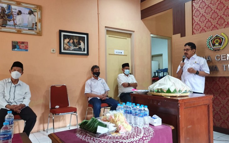 Ketua PWI Jateng sedang memberikan sambutan di hari syukuran HPN di Gedung Pers Jateng, Semarang, Senin (8/2) pagi,