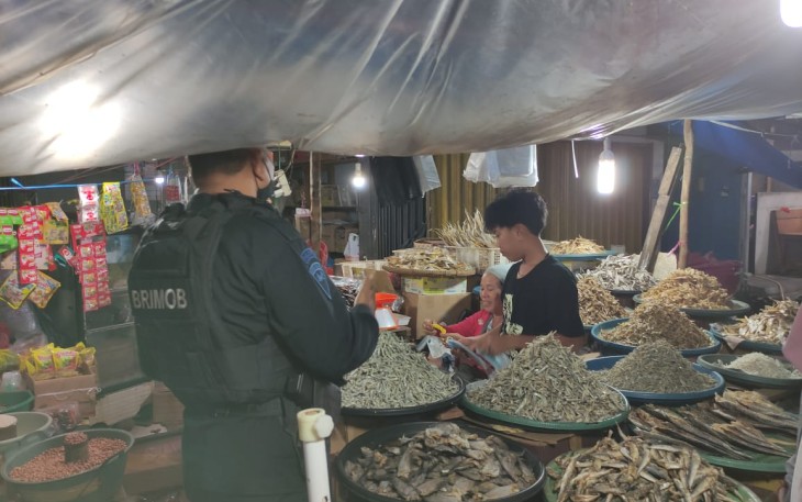  Satgas Aman Nusa Berikan Imbauan Kepada Pedagang