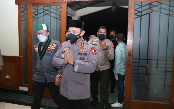 Kapolri Jenderal Listyo Sigit Prabowo menghadiri puncak acara Dies Natalis HMI ke-74 yang digelar di Aula Masjid Sunda Kelapa, Jakarta Pusat, Kamis malam (18/2/2021). 