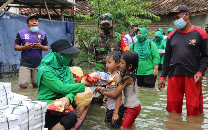 Persit peduli warga