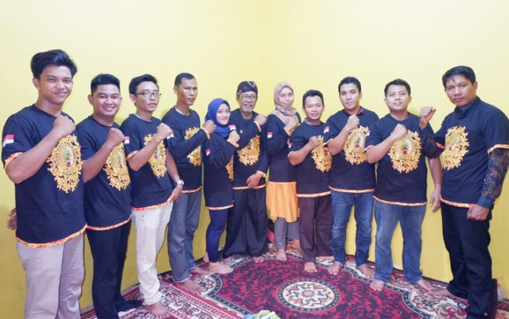 Pengurus IPJB foto bersama dengan sesepuh Saiful Zuhri